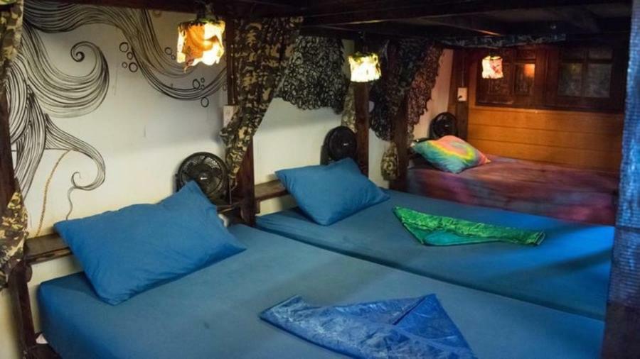 ピーコック ホステル Ko Lanta エクステリア 写真