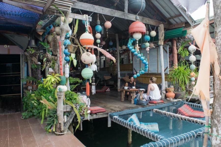 ピーコック ホステル Ko Lanta エクステリア 写真