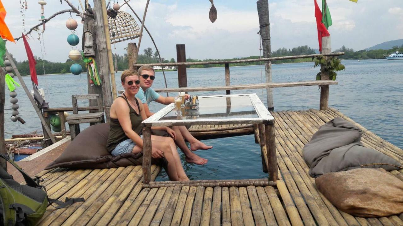 ピーコック ホステル Ko Lanta エクステリア 写真